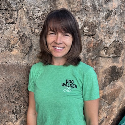 image of dogwalker Leah